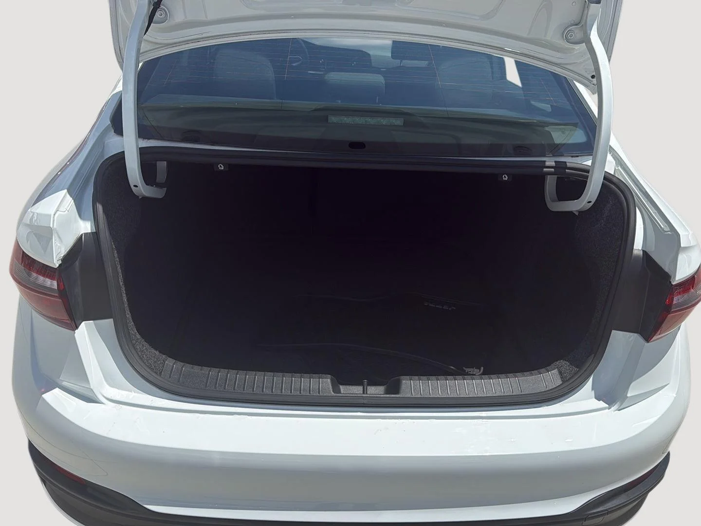 Certified Used 2022 Pure White Volkswagen Sport image 14
