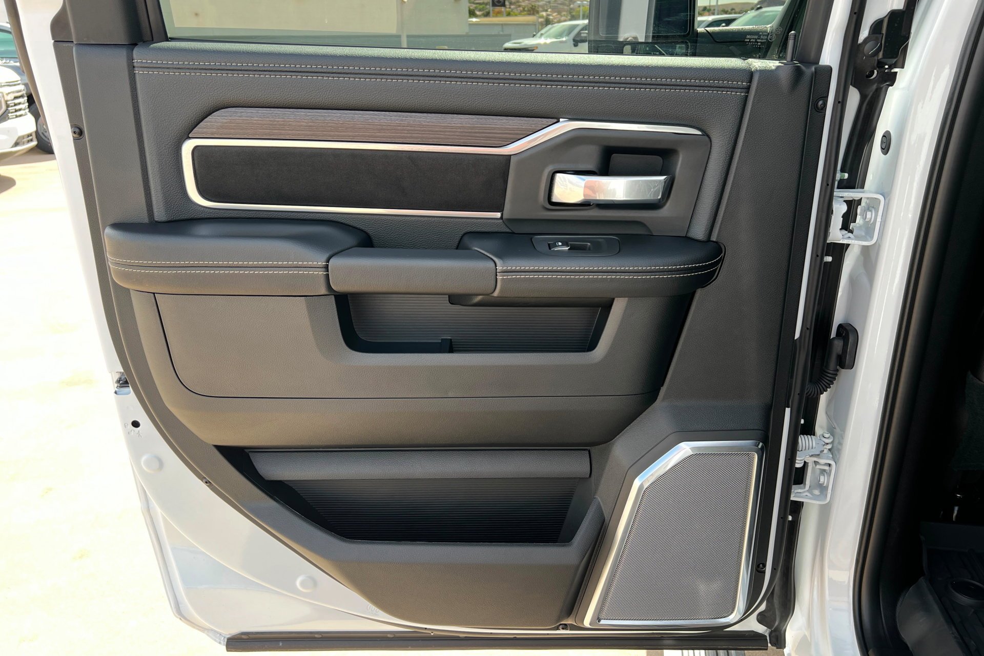 New 2027 Bright White Clear-Coat Exterior Paint RAM Laramie image 19