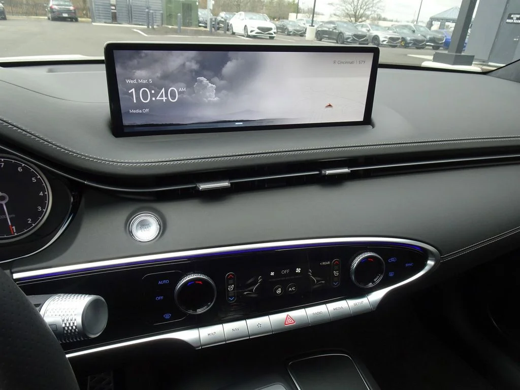 2025 GENESIS GV70 Sport - Photo 17