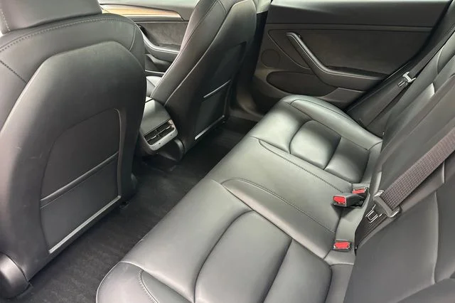Used 2023  Tesla Base image 16
