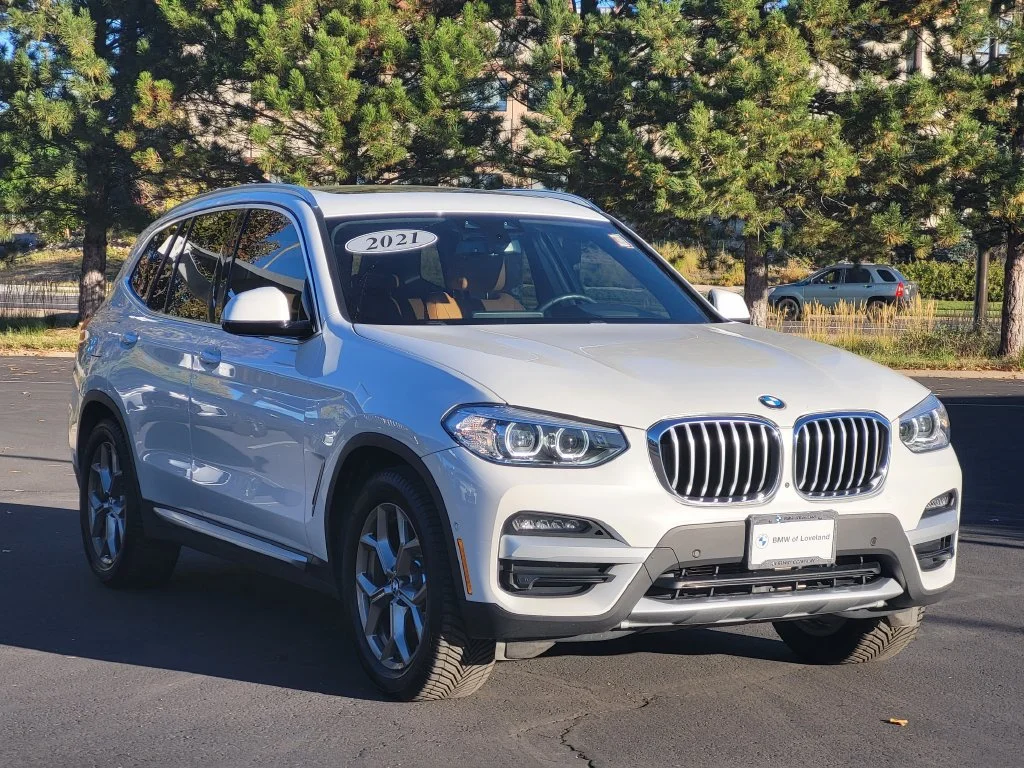 Used 2021 Mineral White Metallic BMW xDrive30i image 3