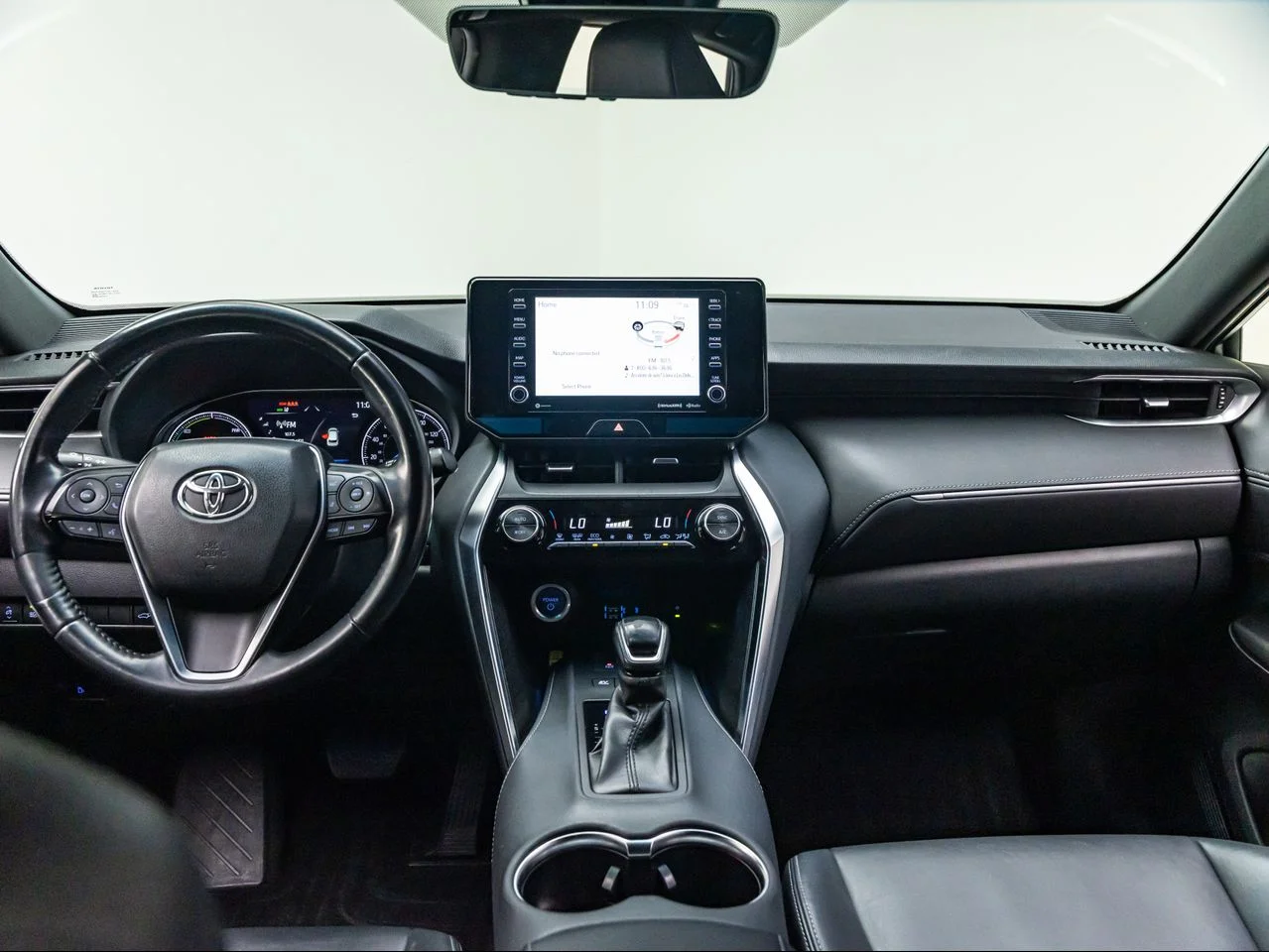 Used 2022 Titanium Glow Toyota XLE image 18