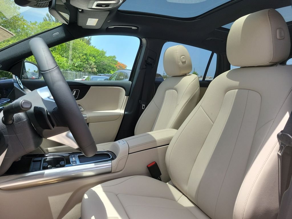 New 2026 Black Mercedes-Benz GLA 250 image 15