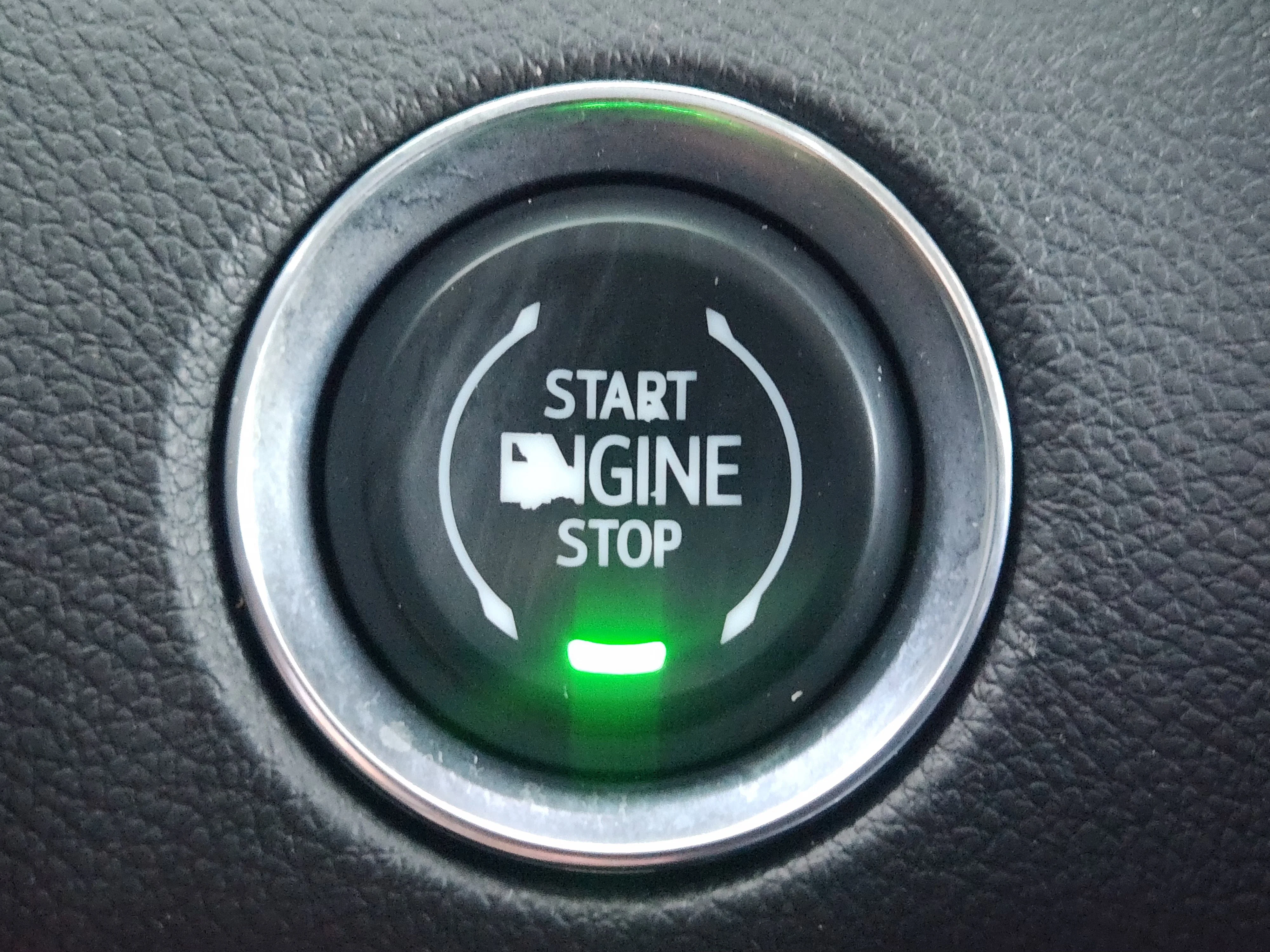 Used 2024 Summit White GMC Elevation image 22