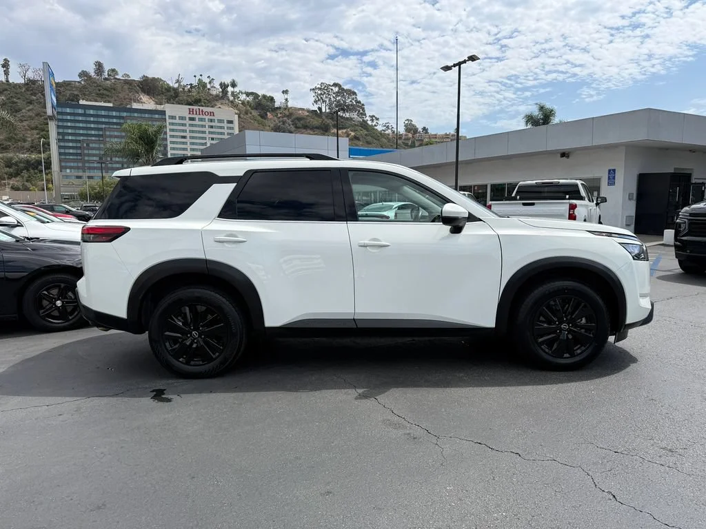 Used 2025 White Nissan SV image 6