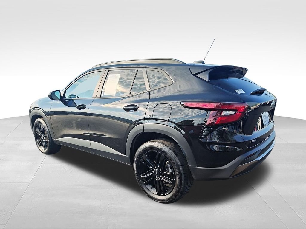 Used 2025 Black Chevrolet ACTIV image 3