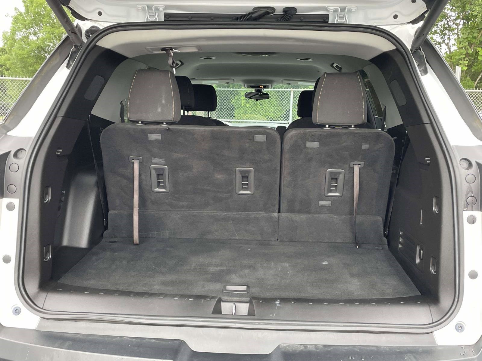 Used 2019 Summit White Chevrolet LT Cloth image 8
