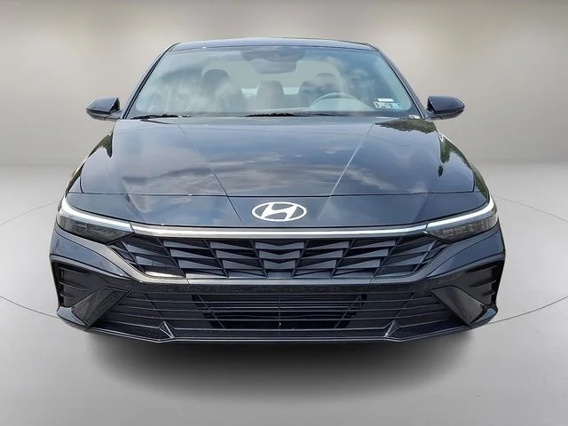 New 2026 Black Hyundai SE image 2