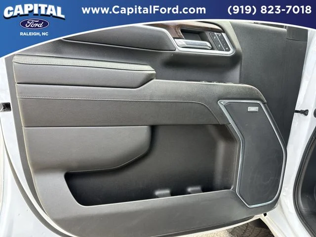 Used 2024 White GMC SLT image 19