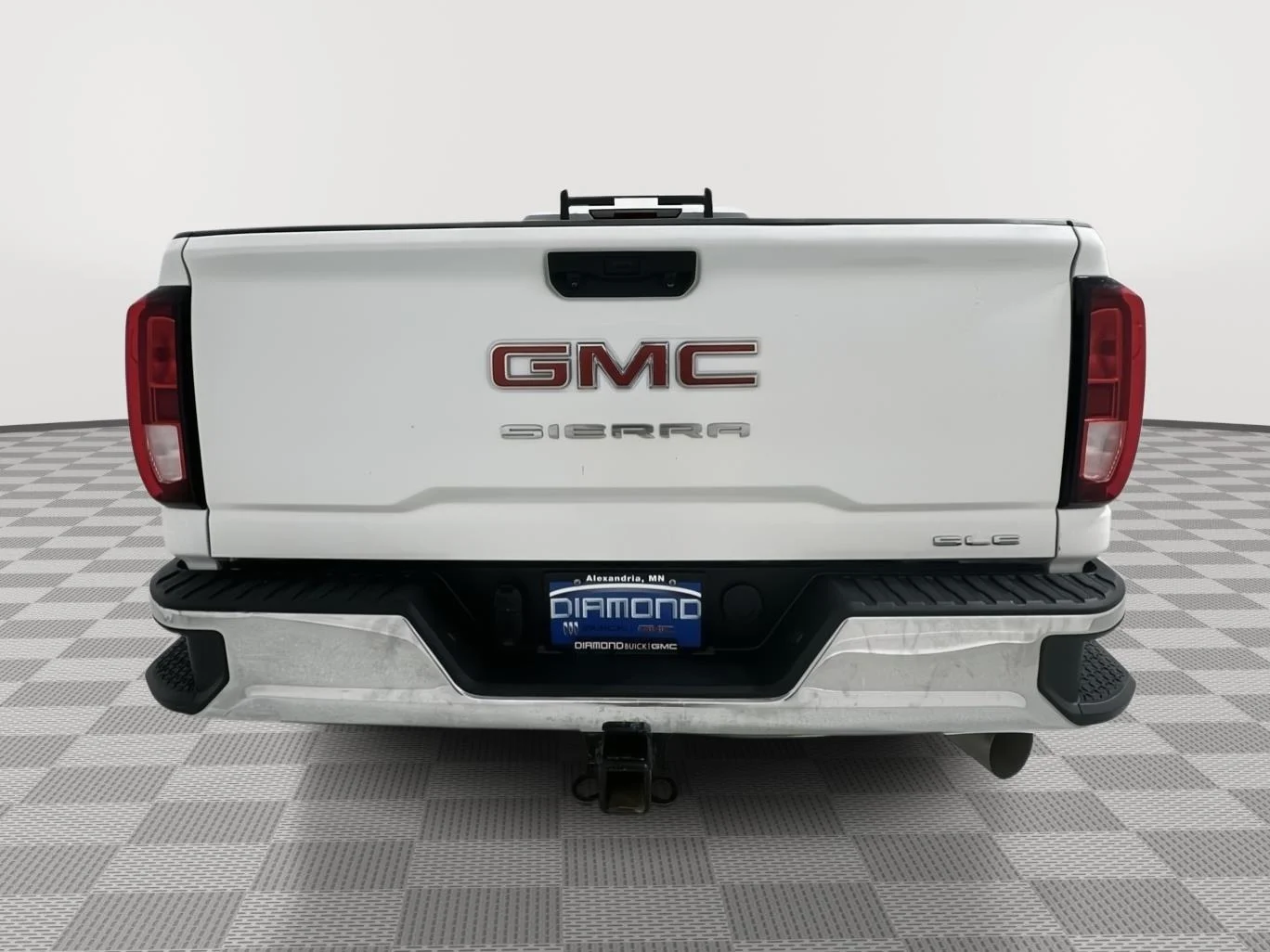 Used 2025 Summit White GMC SLE image 4