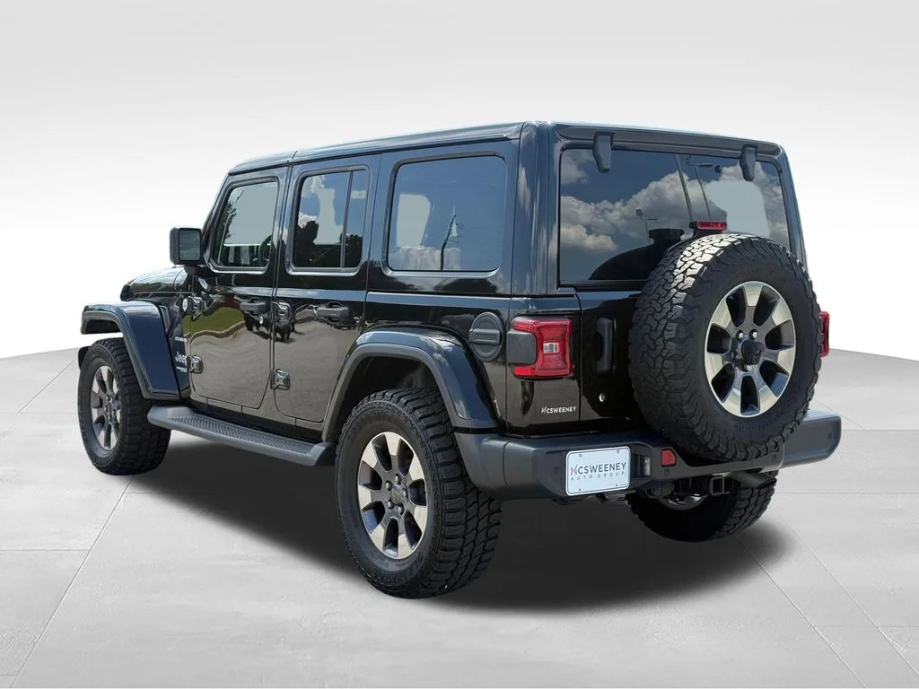 Used 2018 Black Jeep Unlimited Sahara image 3
