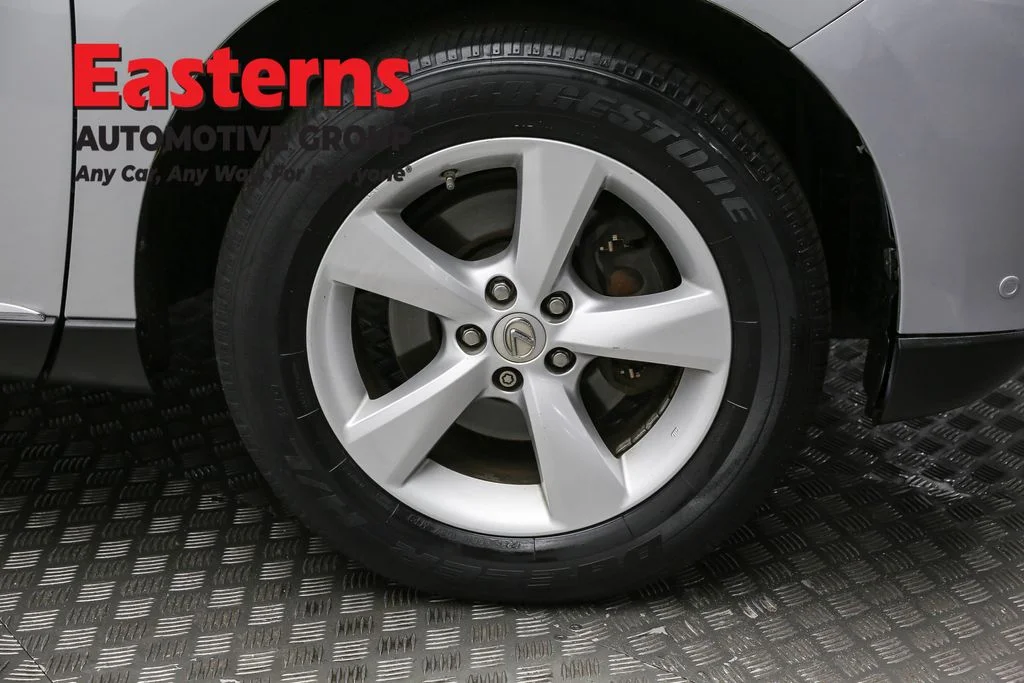 Used 2015 Silver Lexus 350 image 35