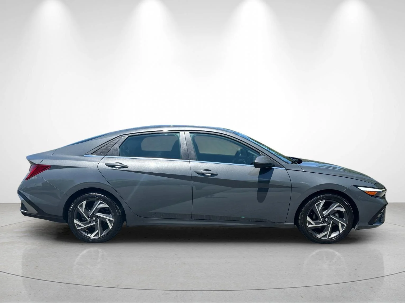 Used 2025 Ecotronic Gray Hyundai SEL Convenience image 6