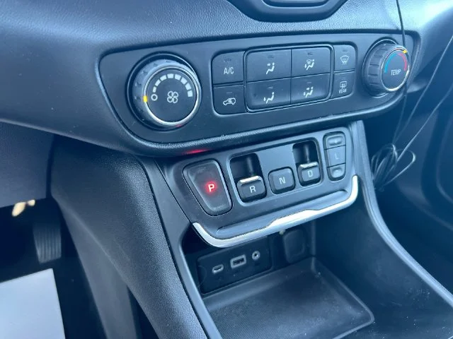 Used 2018 Black GMC SLE image 22