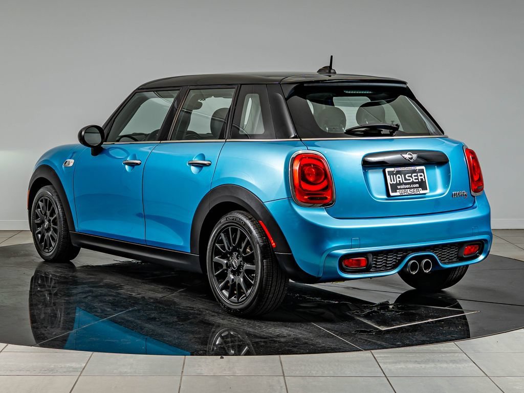 Used 2016 Electric Blue Metallic MINI  image 7