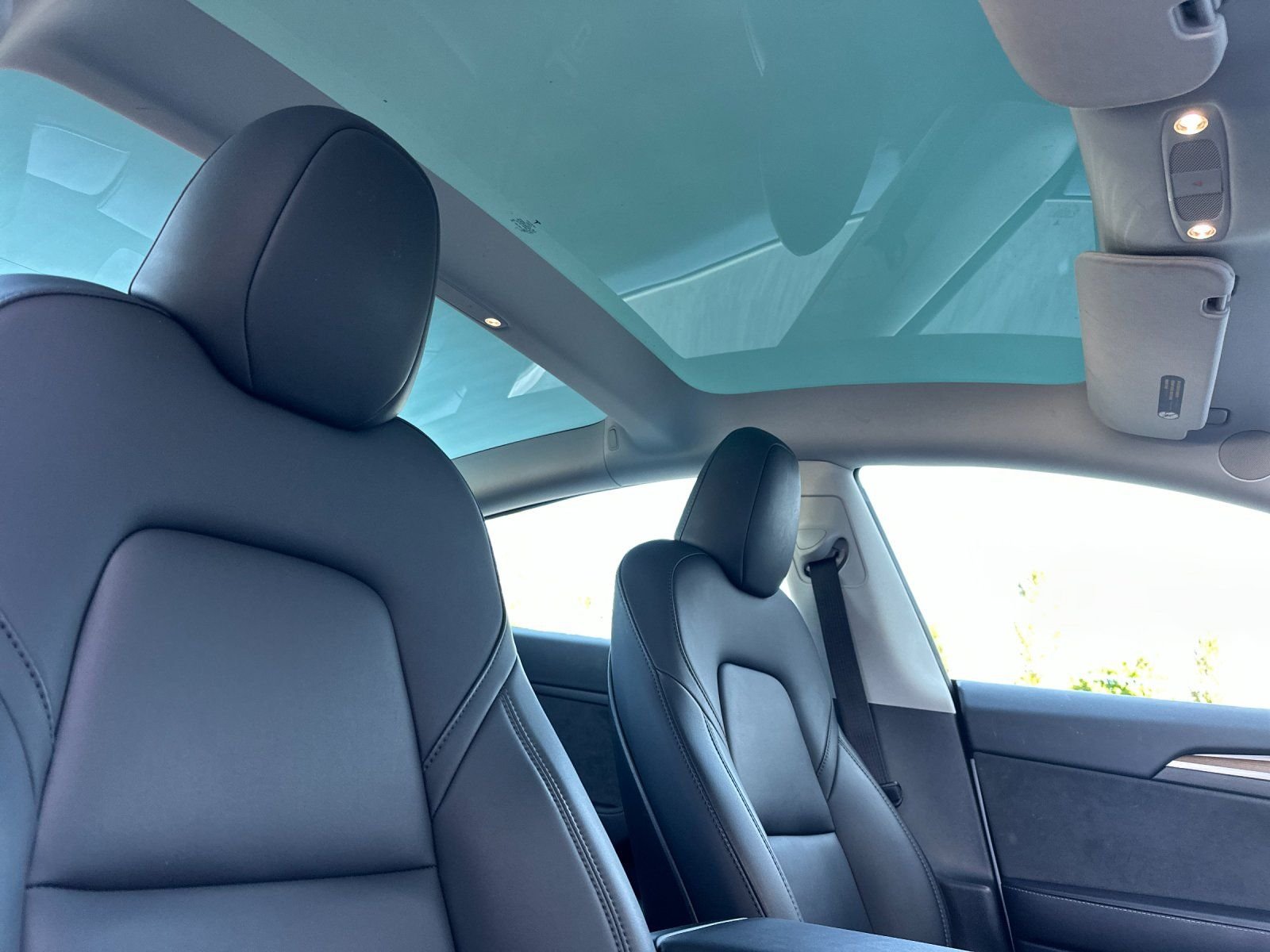 Used 2023 White Tesla Base image 15