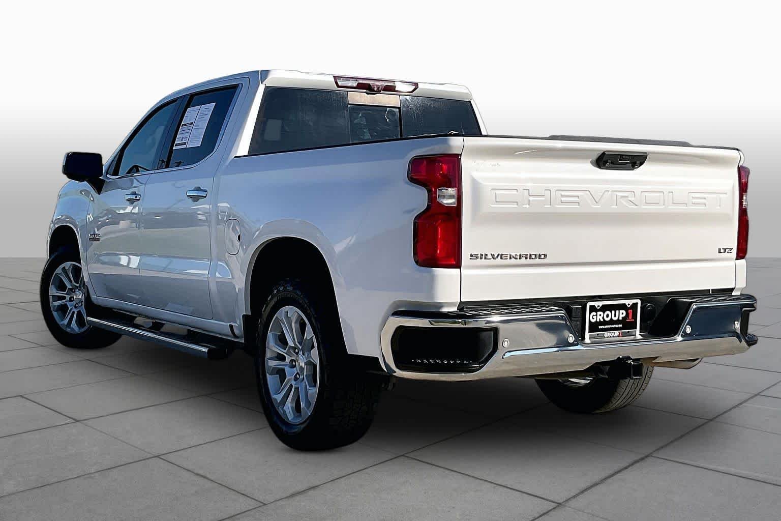 Used 2022 Iridescent Pearl Tricoat Chevrolet LTZ image 12