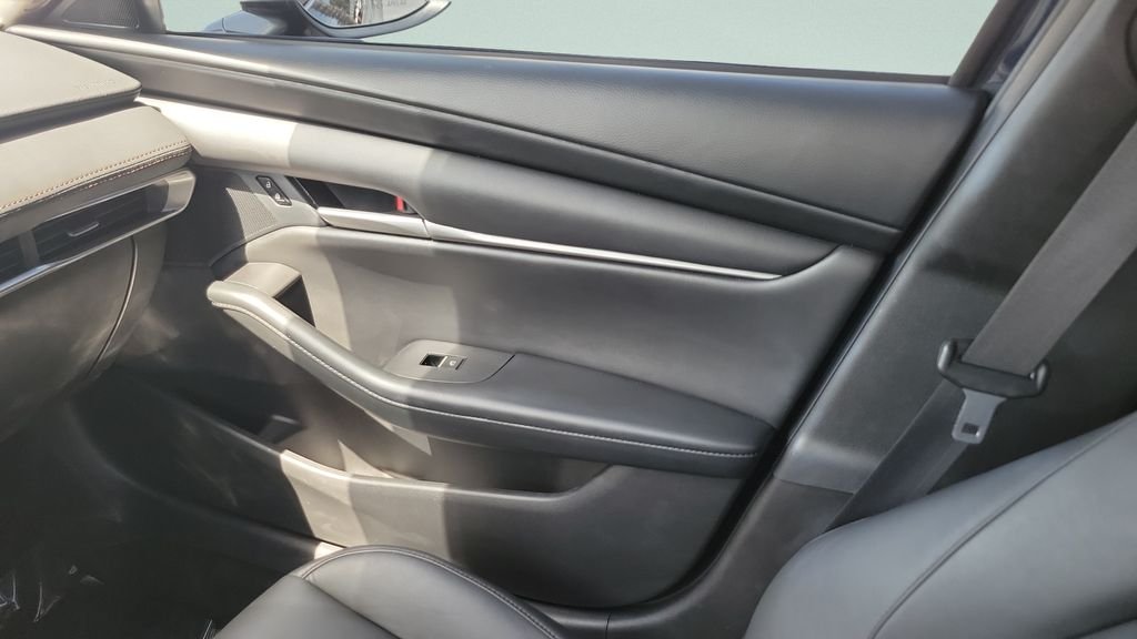 Used 2021 Blue Mazda Select image 13