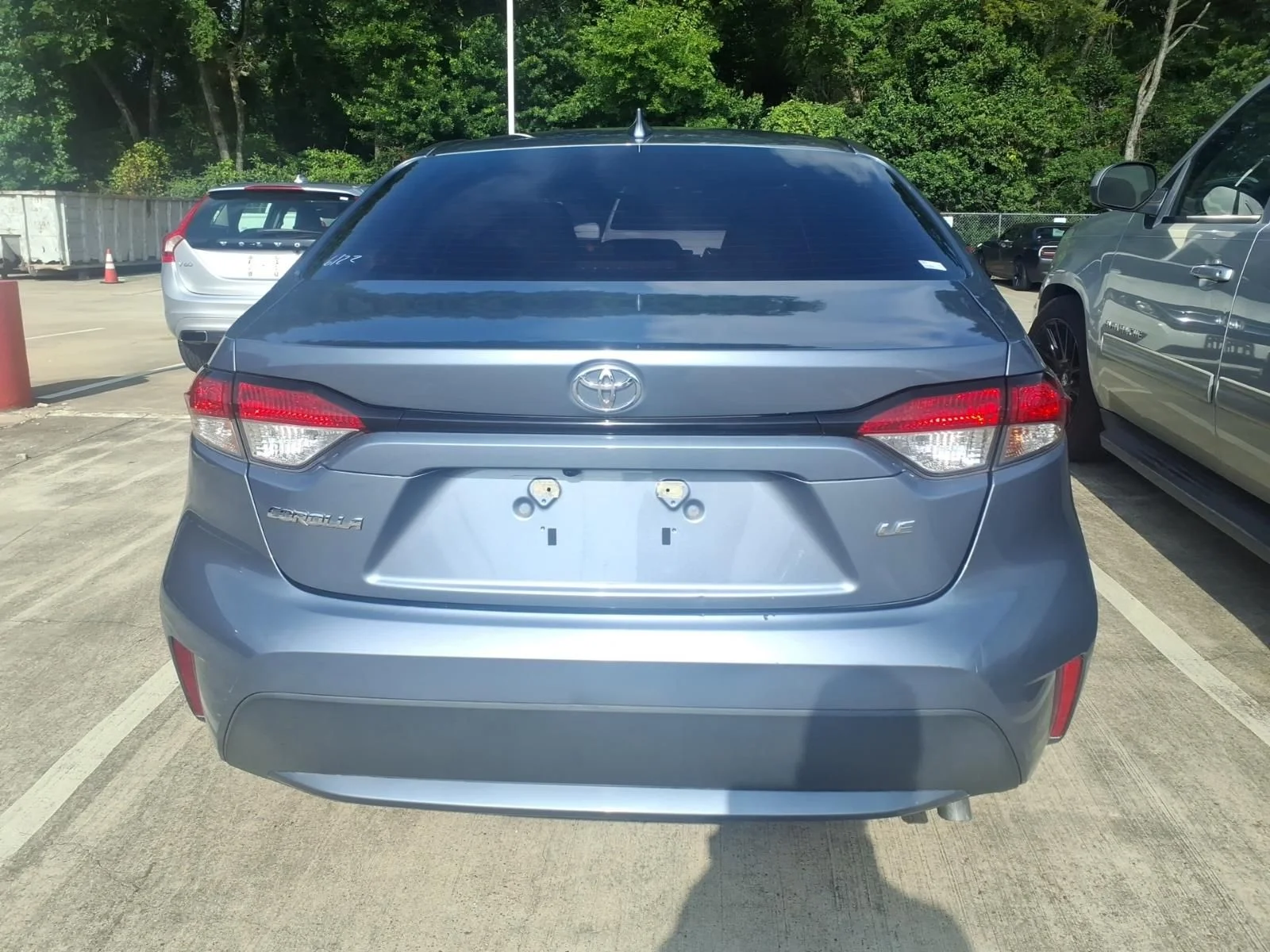 Used 2022 Silver Toyota LE image 6