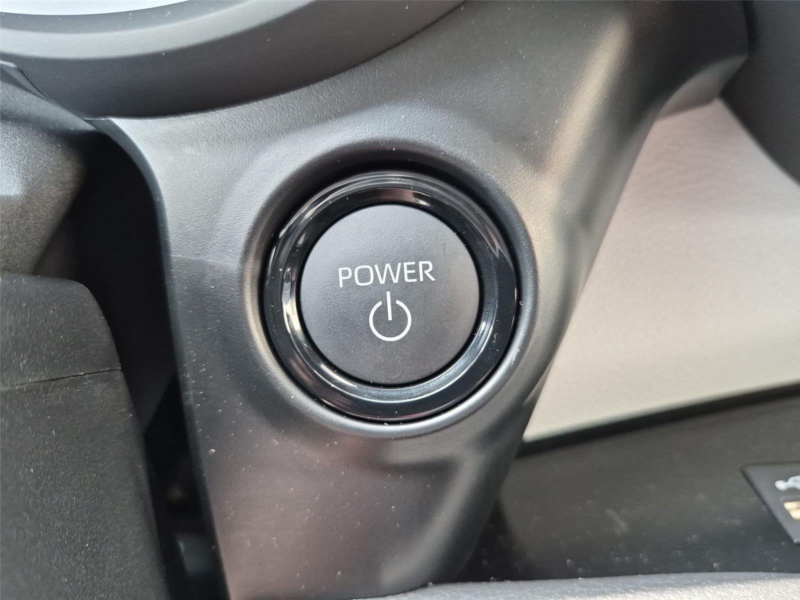 Used 2026 Wind Chill Pearl Toyota XLE image 30