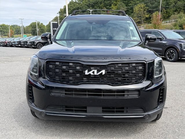 Used 2022 Black Kia EX image 18