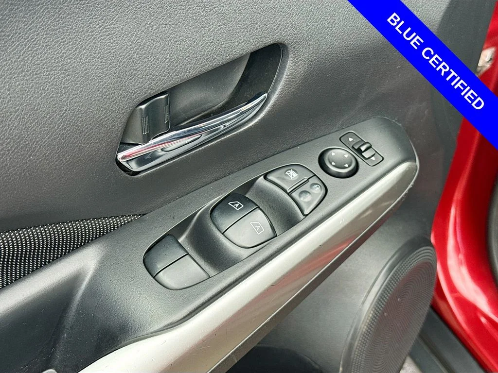 Certified Used 2019 Cayenne Red Nissan SV image 15