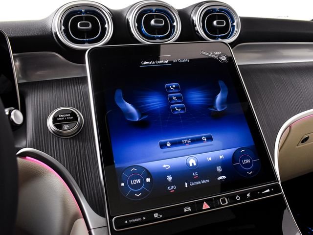 New 2027 Polar White Mercedes-Benz GLC 300 image 33