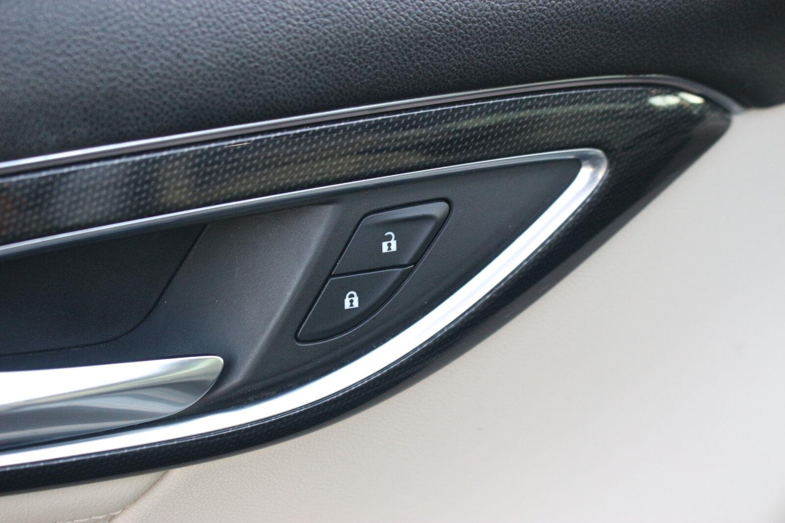 Used 2022 SUMMIT WHITE Buick Preferred image 12