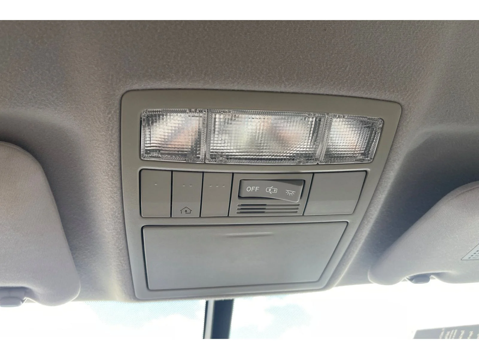Used 2011 Blizzard Pearl Toyota Base image 24