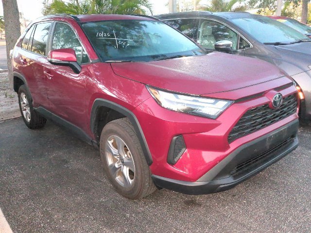 Used 2025 Pearl Toyota XLE image 1