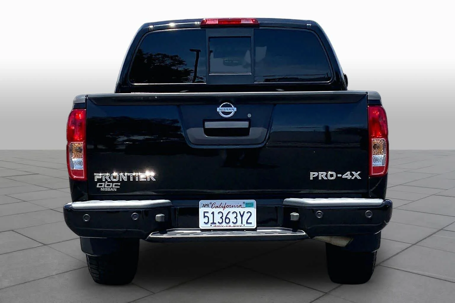 Used 2018 Magnetic Black Nissan PRO-4X image 4