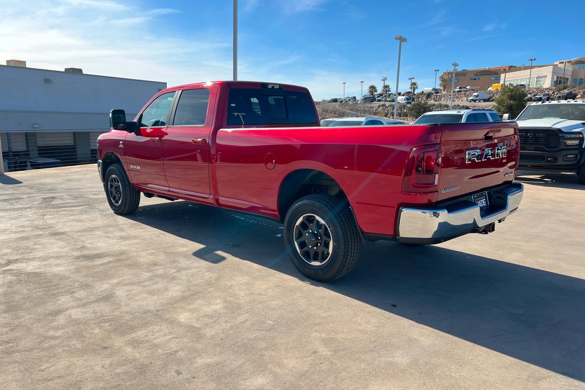 New 2026 Molten Red Pearl-Coat Exterior Paint RAM Laramie image 3