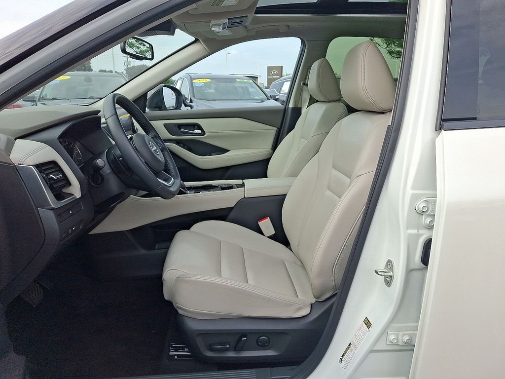 Certified Used 2023 White Nissan SL image 14