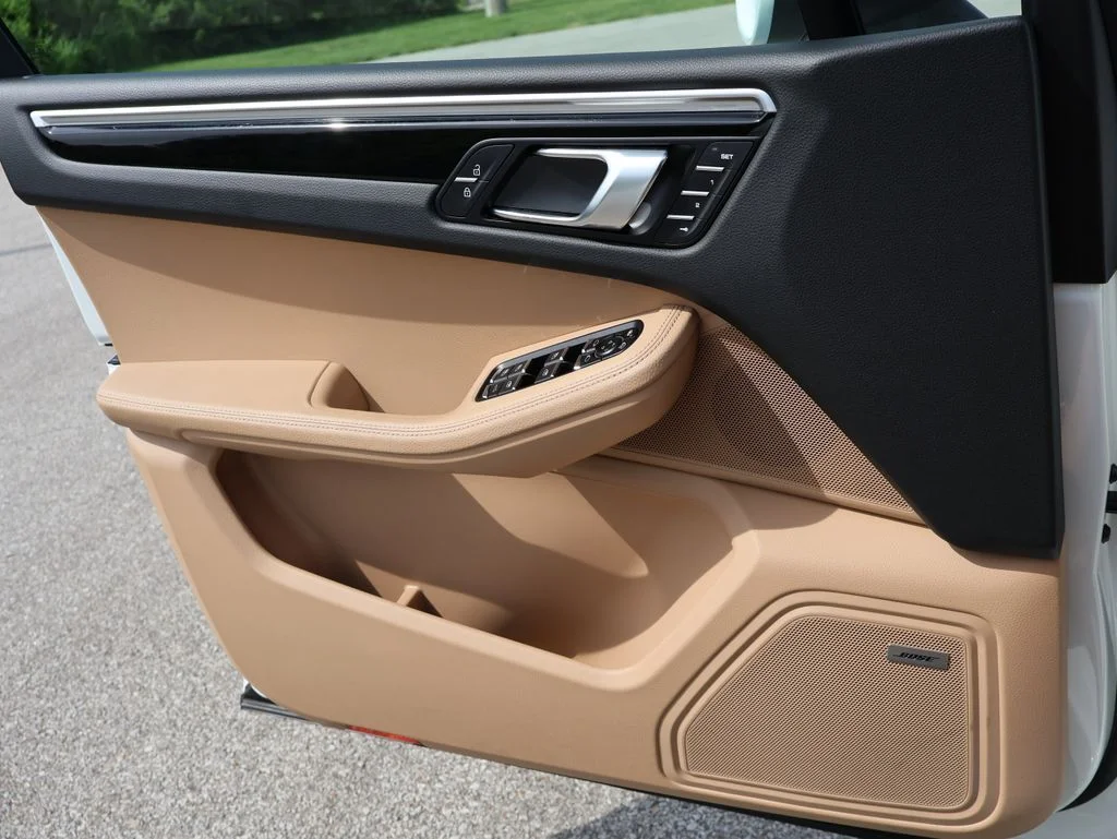 Used 2021 White Porsche  image 33