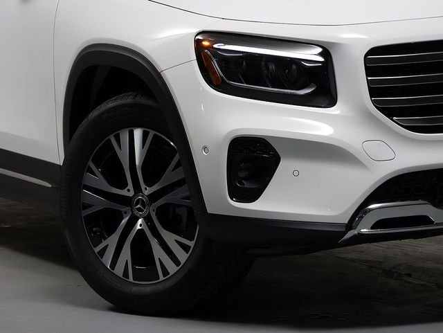 New 2026 Polar White Mercedes-Benz GLB 250 image 3