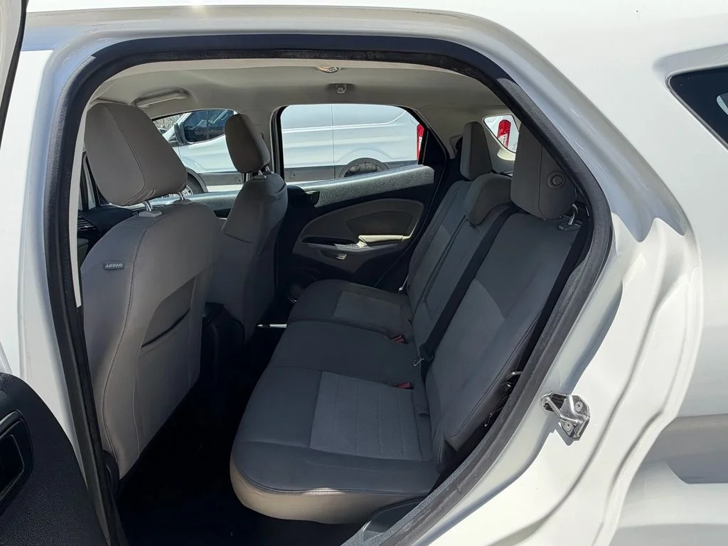 Used 2018 White Ford S image 12