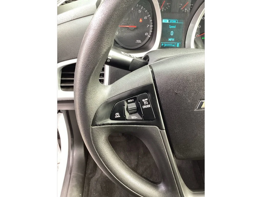 Used 2015 SUMMIT WHITE Chevrolet LS image 29