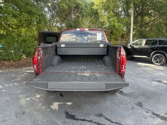 Used 2017  Ford Lariat image 12
