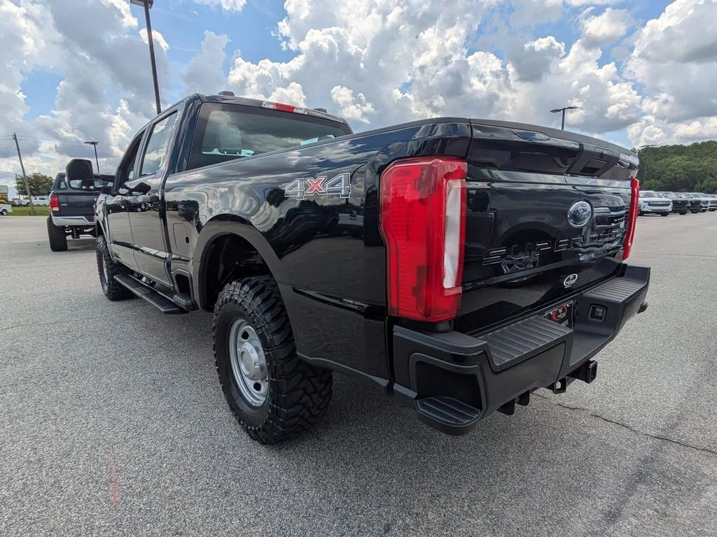 Used 2026 Black Ford XL image 6