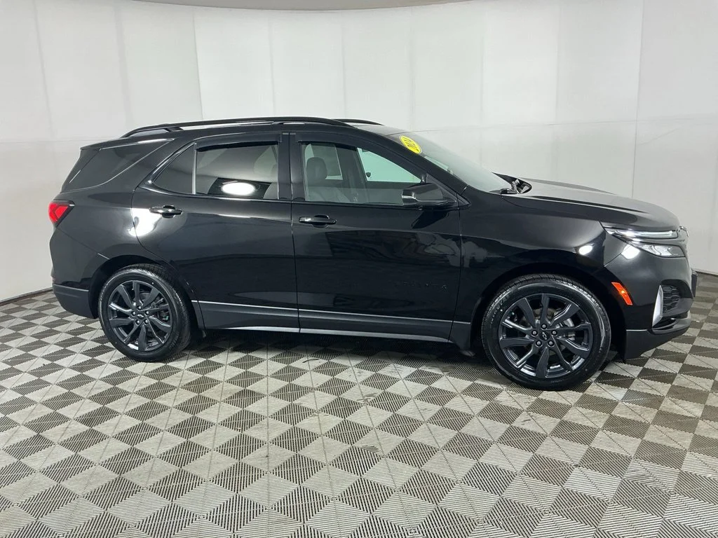 Used 2024 Mosaic Black Metallic Chevrolet RS image 18