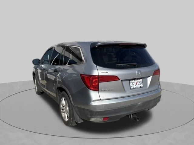 Used 2017  Honda LX image 7