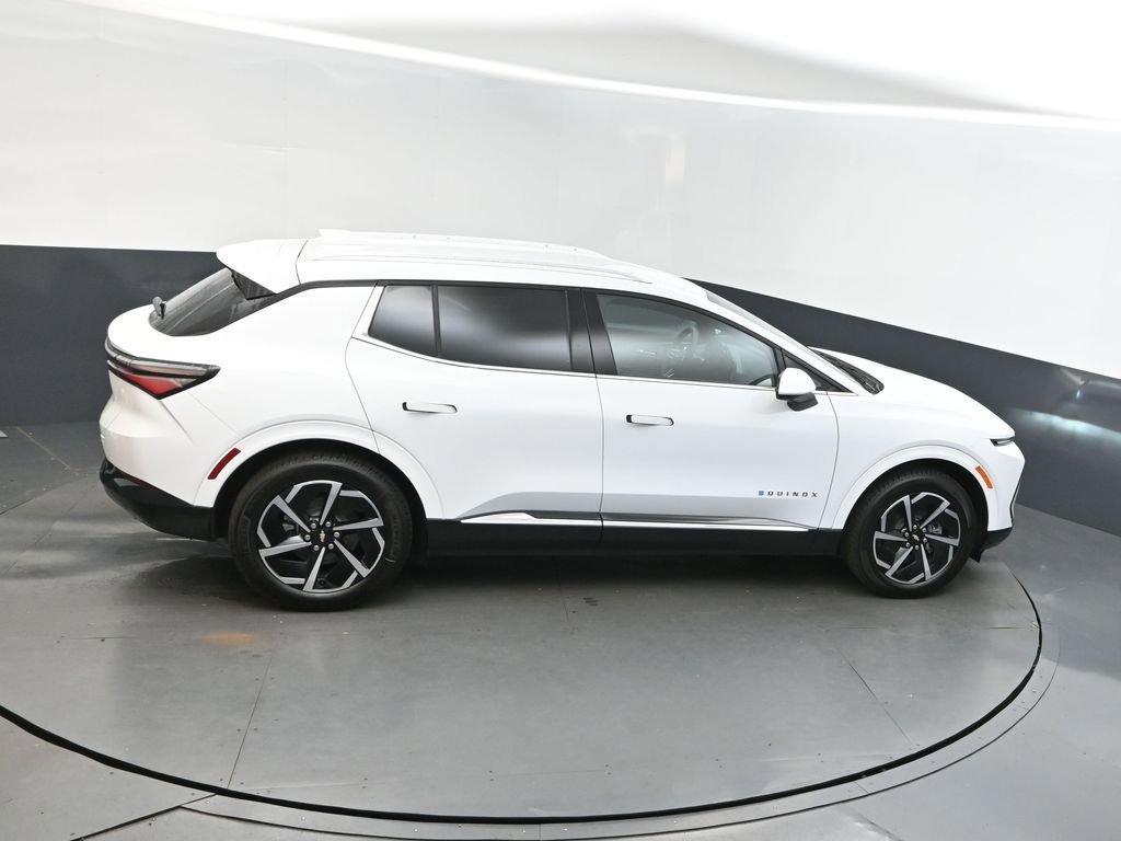 New 2025 Summit White Chevrolet LT image 36