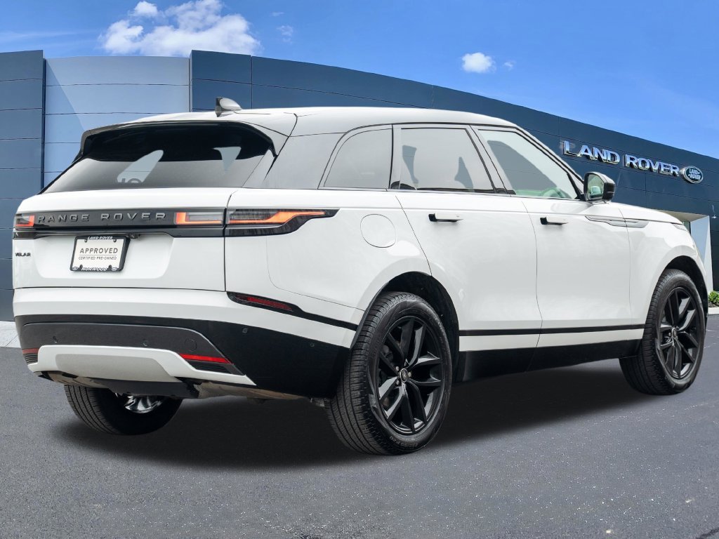 Certified Used 2026 White Land Rover Dynamic SE image 4