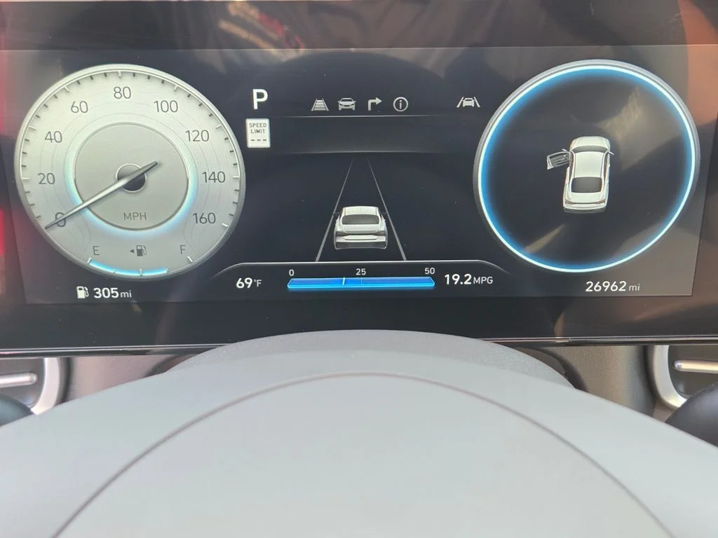 Used 2025 Red Hyundai SEL Convenience image 28