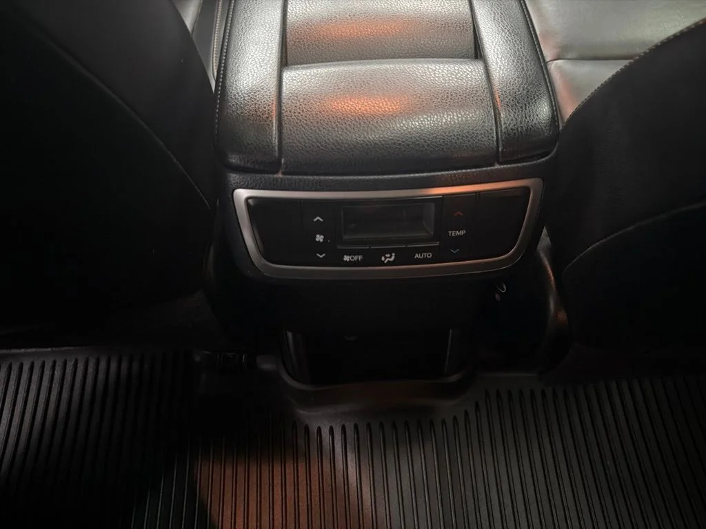 Used 2016 Gray Toyota XLE V6 image 20
