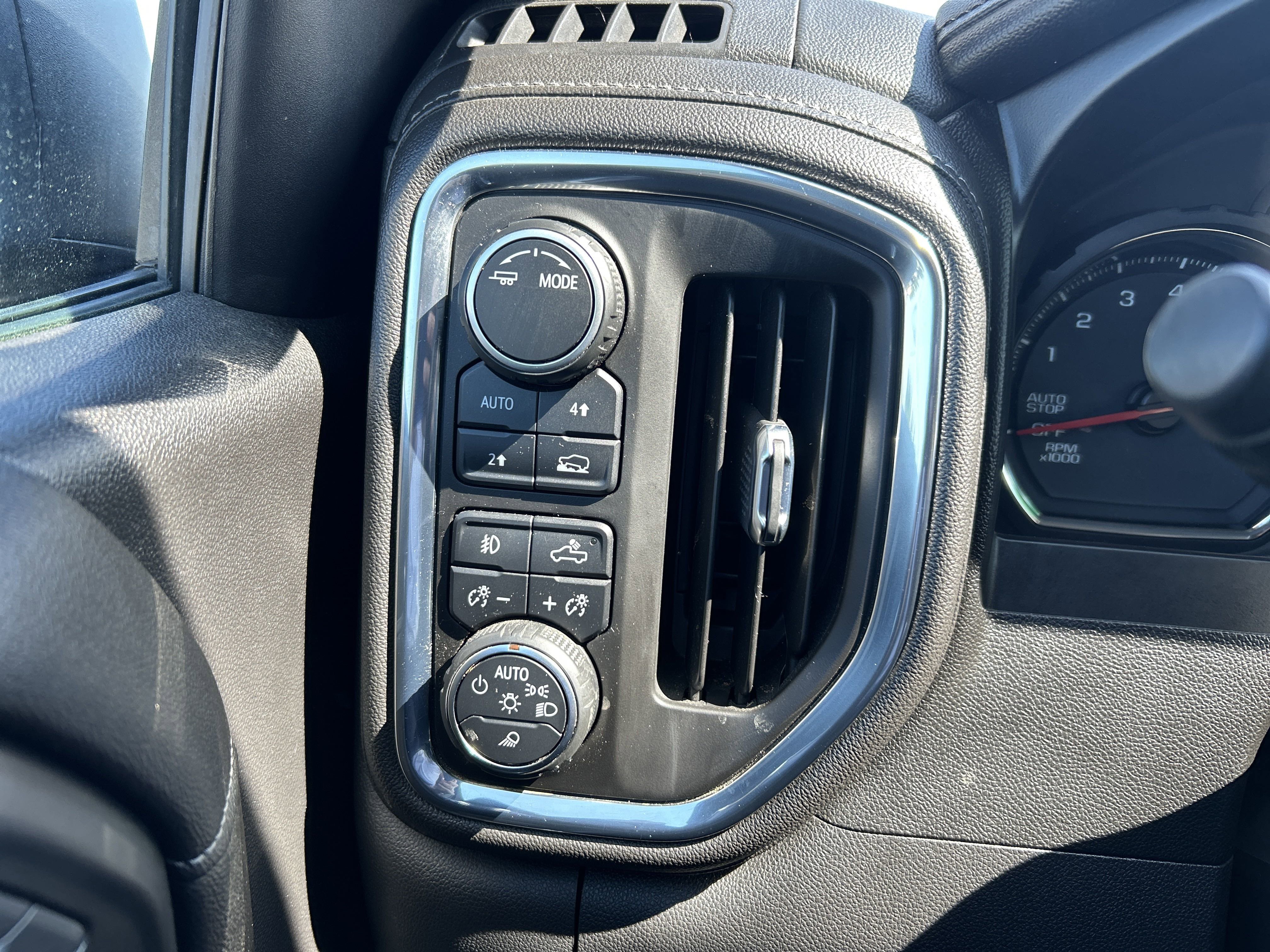 2022 Chevrolet Silverado 1500 Limited LTZ - Photo 13