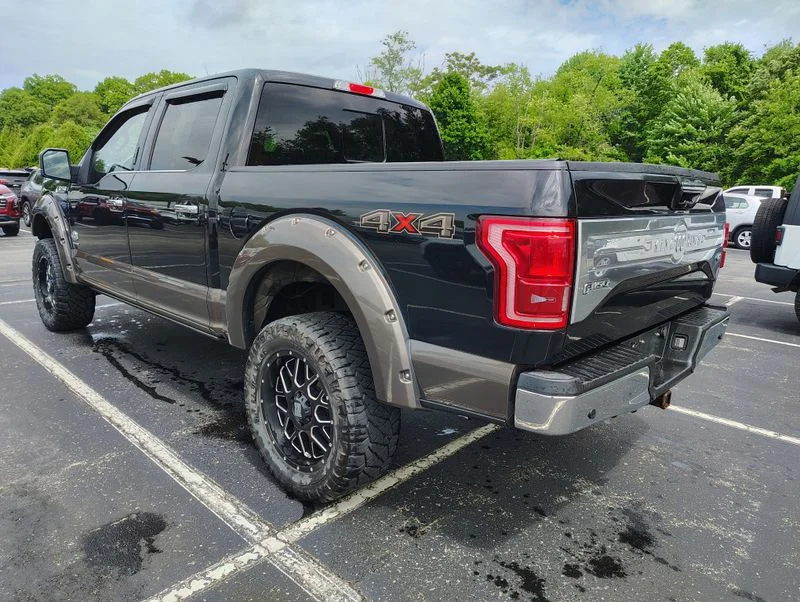 Used 2015  Ford King Ranch image 6