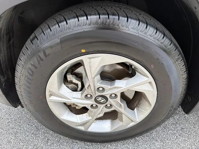 Used 2022 Gray Hyundai SEL image 11