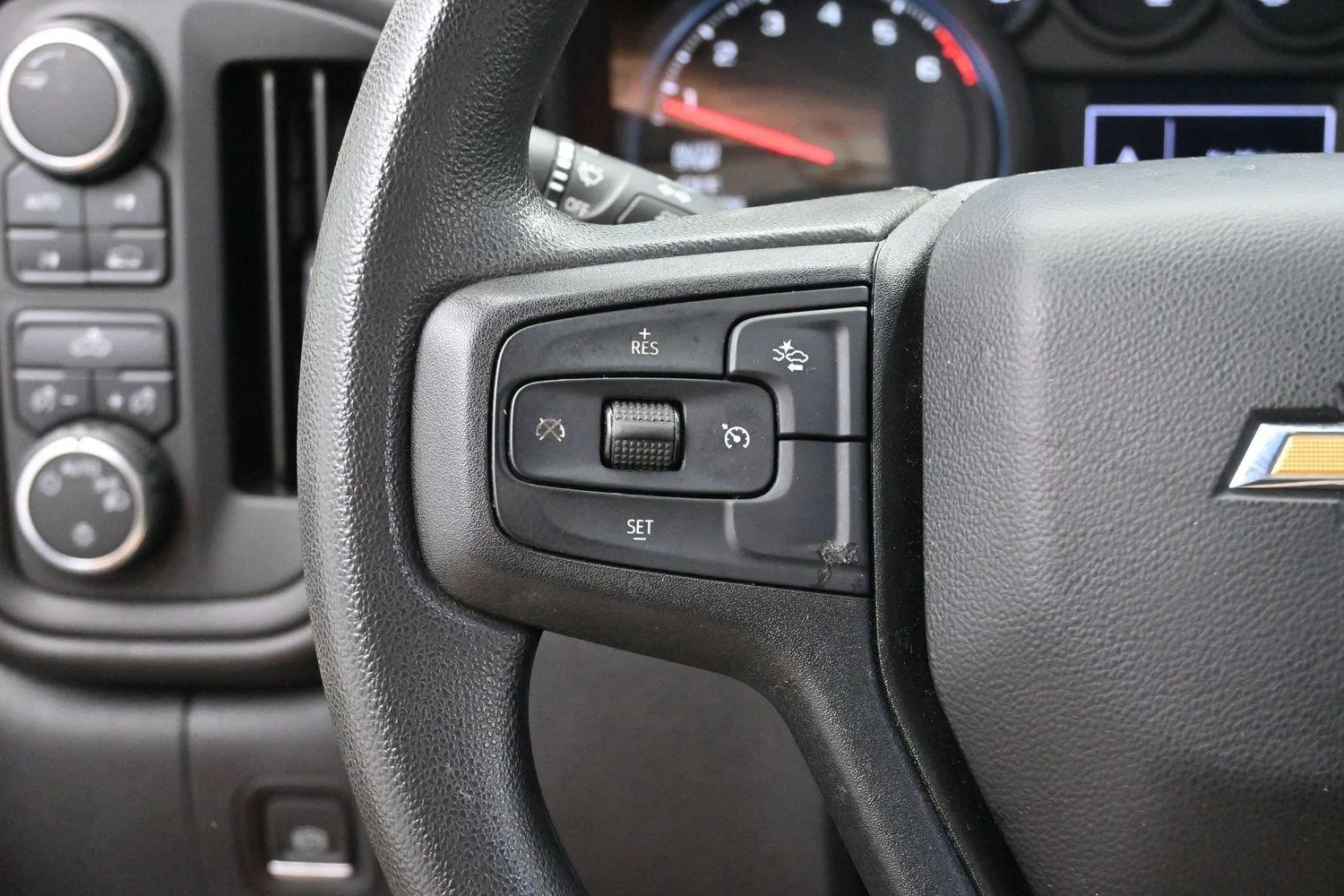 Used 2024 Slate Gray Metallic Chevrolet Custom image 16