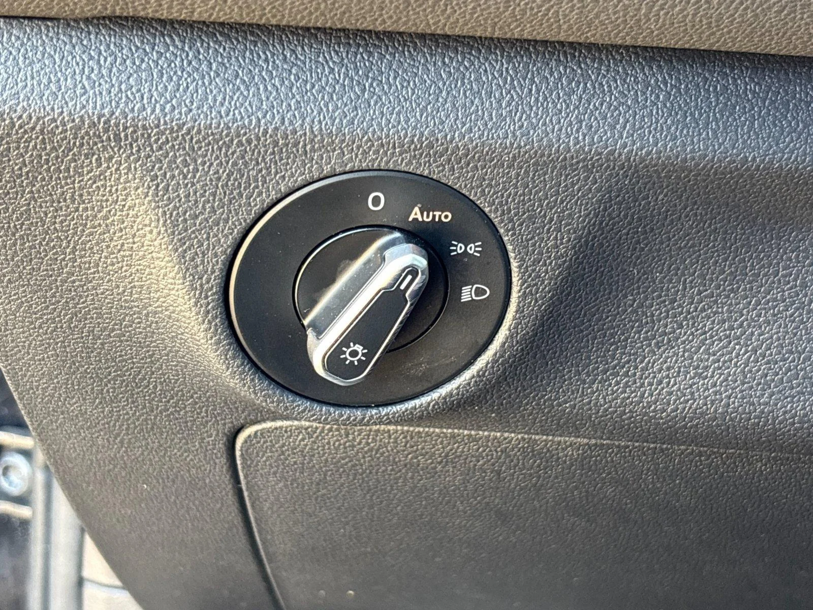 Certified Used 2025  Volkswagen Sport image 15